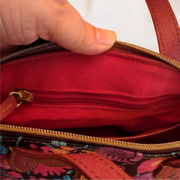 Dooney & Bourke RARE Marabelle Ruby Crossbody/Satchel Bag - Picture 6 of 10